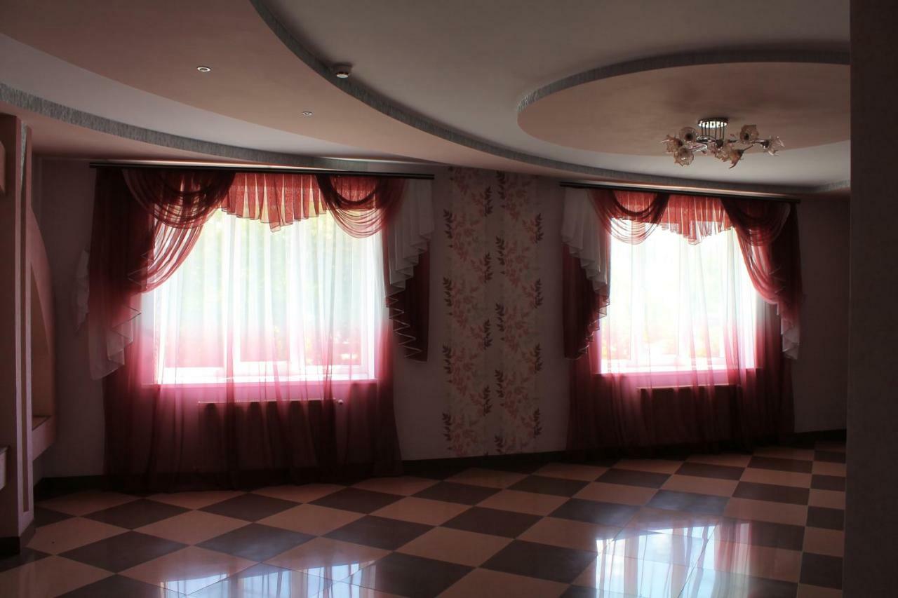 Hotel Kremin Kremenetsʼ Exteriér fotografie
